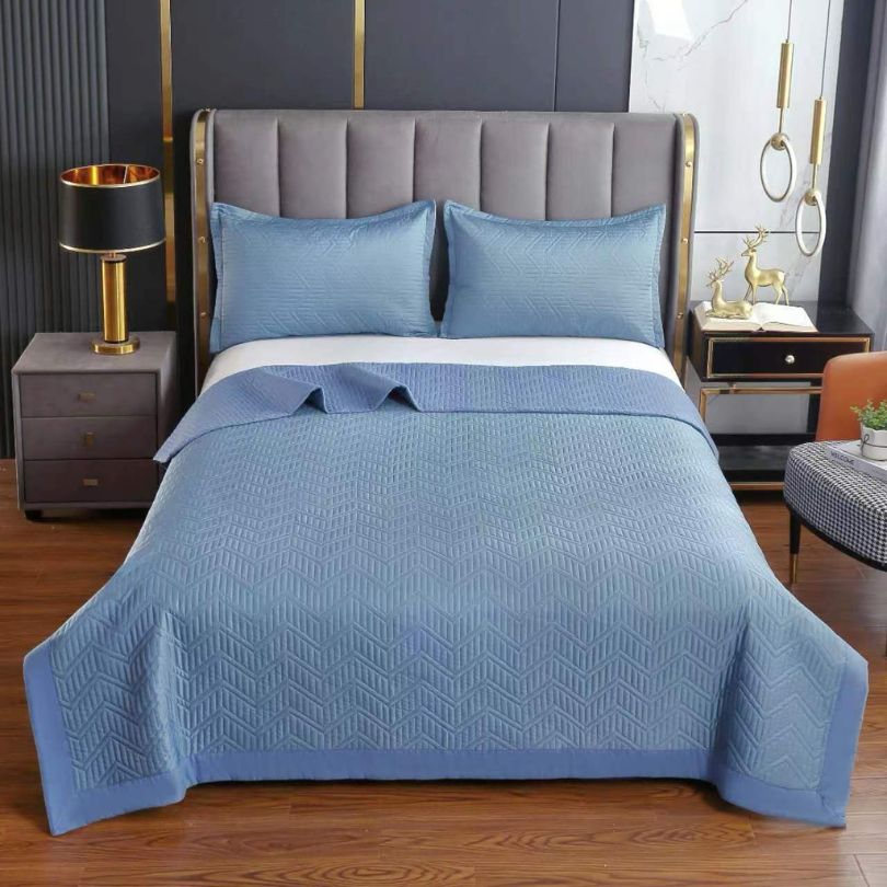 Cuvertura de Pat din Matase – Set Elegant de 3 Piese | Rasfat si Stil in Dormitorul Tau | COD 0092-TL