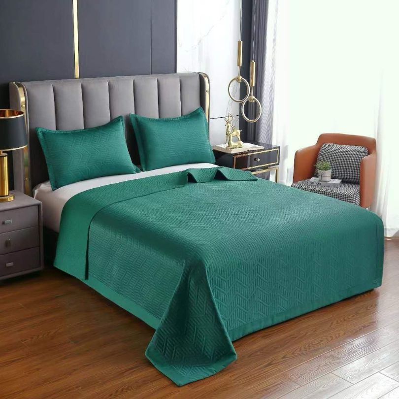 Cuvertura de Pat din Matase – Set Elegant de 3 Piese | Rasfat si Stil in Dormitorul Tau | COD 0098-TL