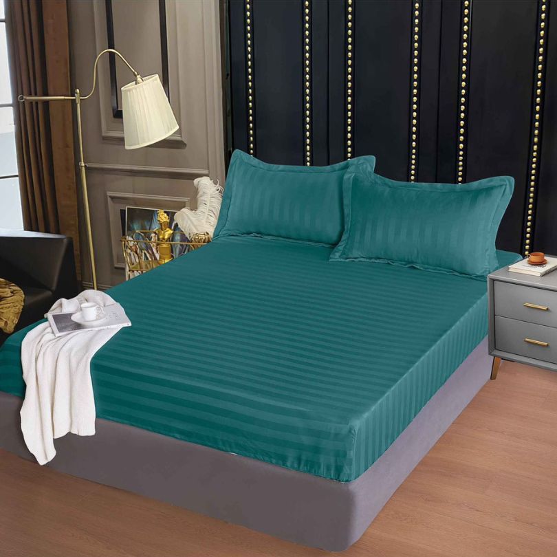 Husa de Pat Damasc cu Elastic – 3 Piese pentru un Somn Confortabil | COD 0313-PR