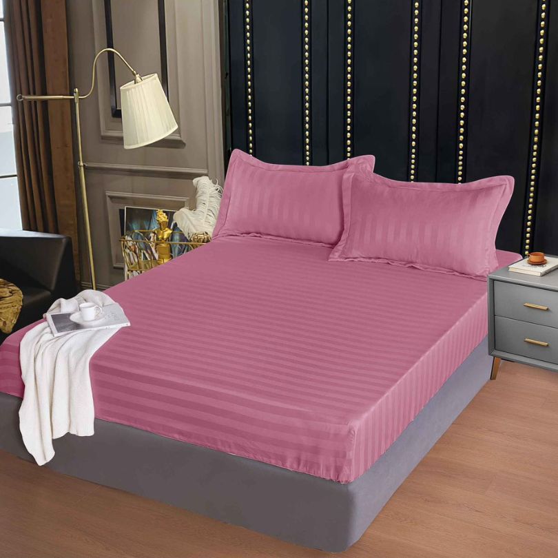 Husa de Pat Damasc cu Elastic – 3 Piese pentru un Somn Confortabil | COD 0307-PR
