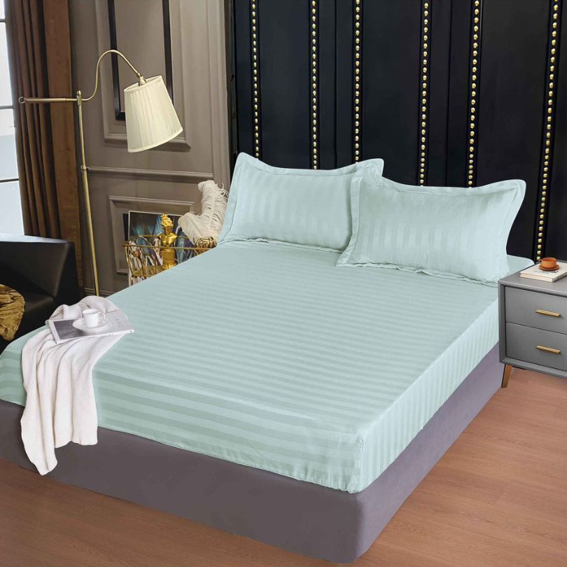 Husa de Pat Damasc cu Elastic – 3 Piese pentru un Somn Confortabil | COD 0321-PR