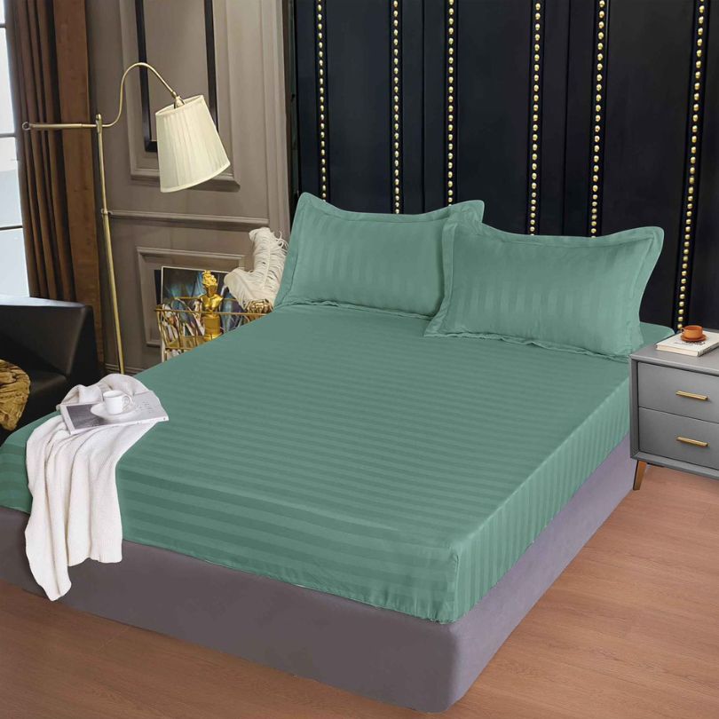 Husa de Pat Damasc cu Elastic – 3 Piese pentru un Somn Confortabil | COD 0314-PR