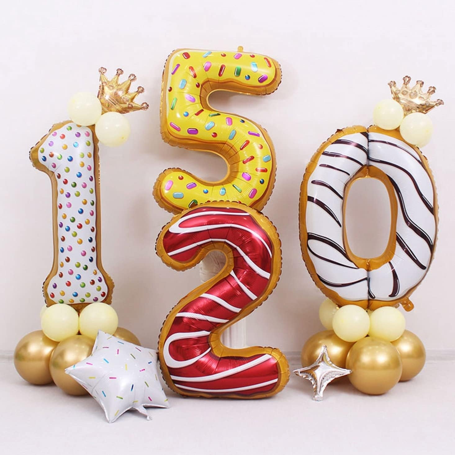Balon din Folie Metalizata Flippy, Figurina Cifra, Imprimeu Gogosi, Tema Aniversare 100 cm, Ambalaj Individual, Pai inclus, Umflare cu Aer sau Heliu, Multicolor, Cifra 5