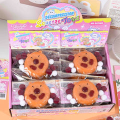 Jucarie Antistres Squishy, Flippy, cu Revenire Lenta, Squeeze Pinch Family, Forma de Biscuite Rotund, Model Capybara, 7x6.5 cm, 55g, Ambalaj Transparent, Maro