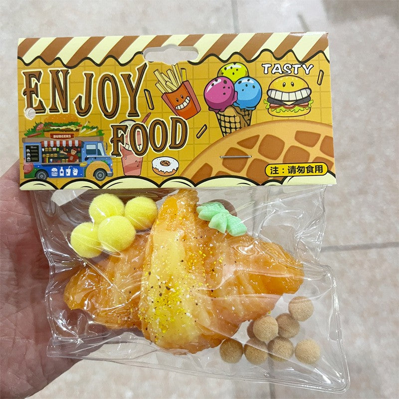 Jucarie Antistres Squishy, Flippy, cu Revenire Lenta, Squeeze Pinch Family, Model Croissant, 10x8 cm, 90g, Ambalaj Transparent, Maro