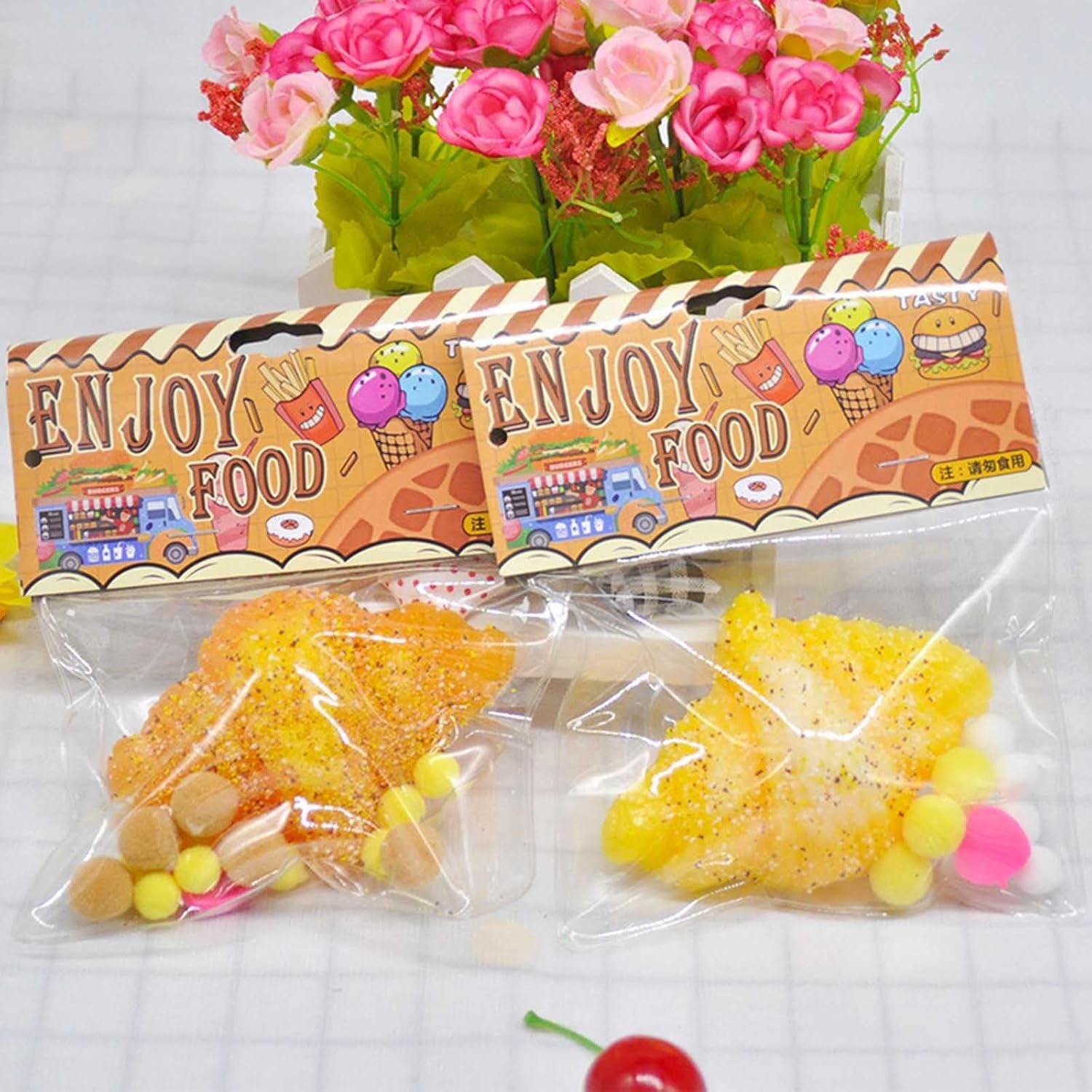 Jucarie Antistres Squishy, Flippy, cu Revenire Lenta, Squeeze Pinch Family, Model Croissant, 10x8 cm, 90g, Ambalaj Transparent, Maro