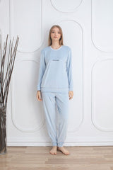 Pijama dama catifea – rafinament si confort pentru serile racoroase