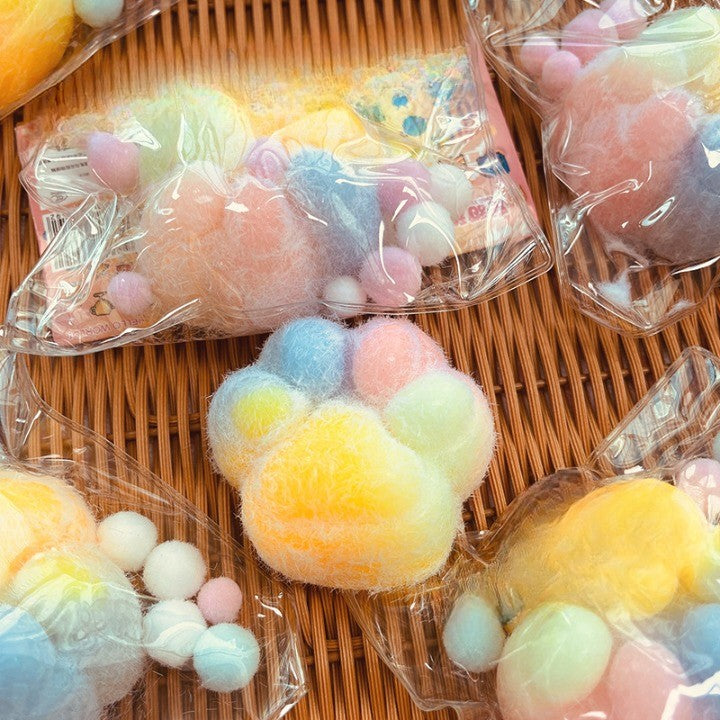 Jucarie Antistres Squishy, Flippy, cu Revenire Lenta, Squeeze Pinch Family, Model Labuta de Pisica Pufoasa, 6x6 cm, 70g, Ambalaj Transparent, Multicolor