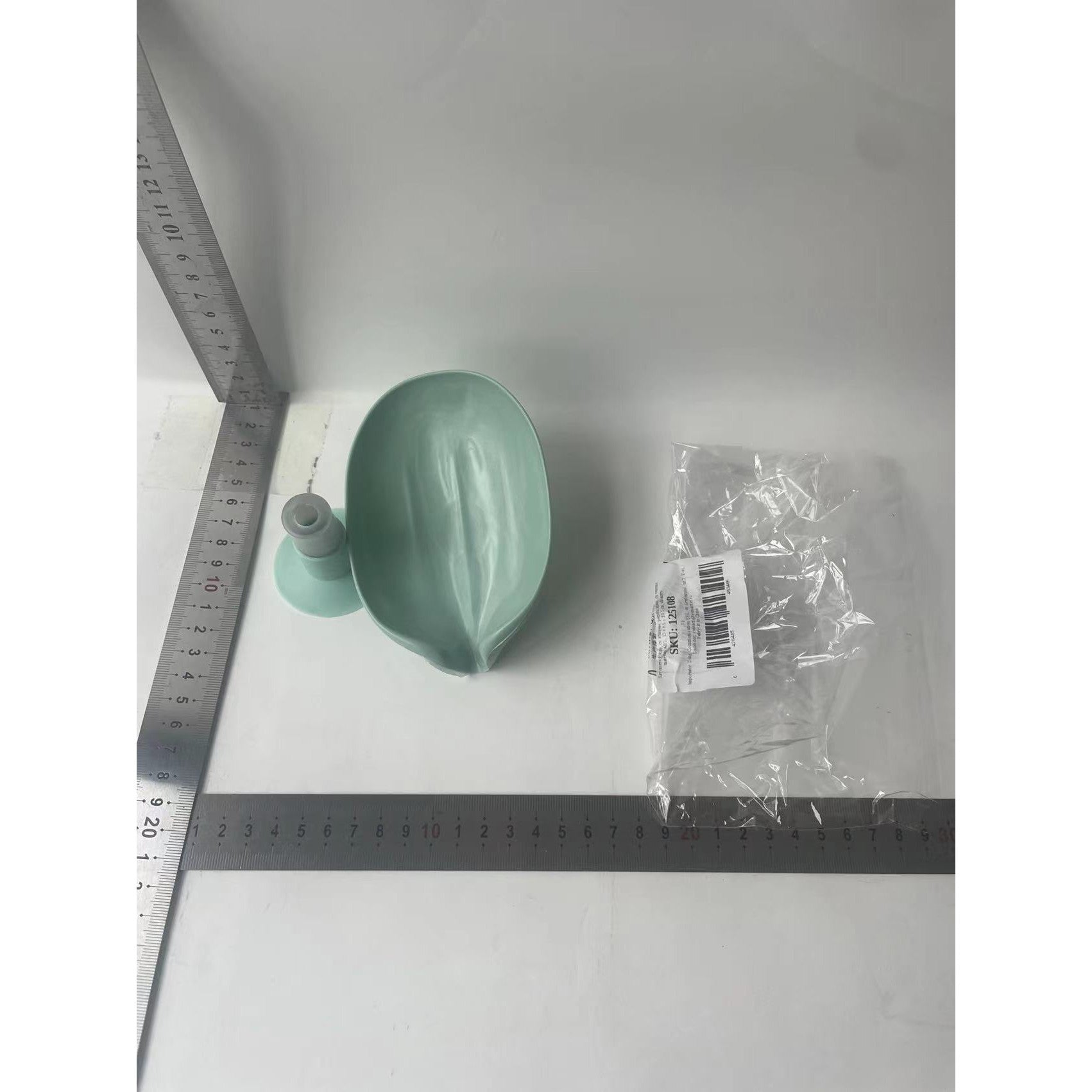 Savoniera Flippy, cu scurgere, pentru sapun, cu ventuza, material ABS, 13 x 8.5 x 10.5 cm, albastru