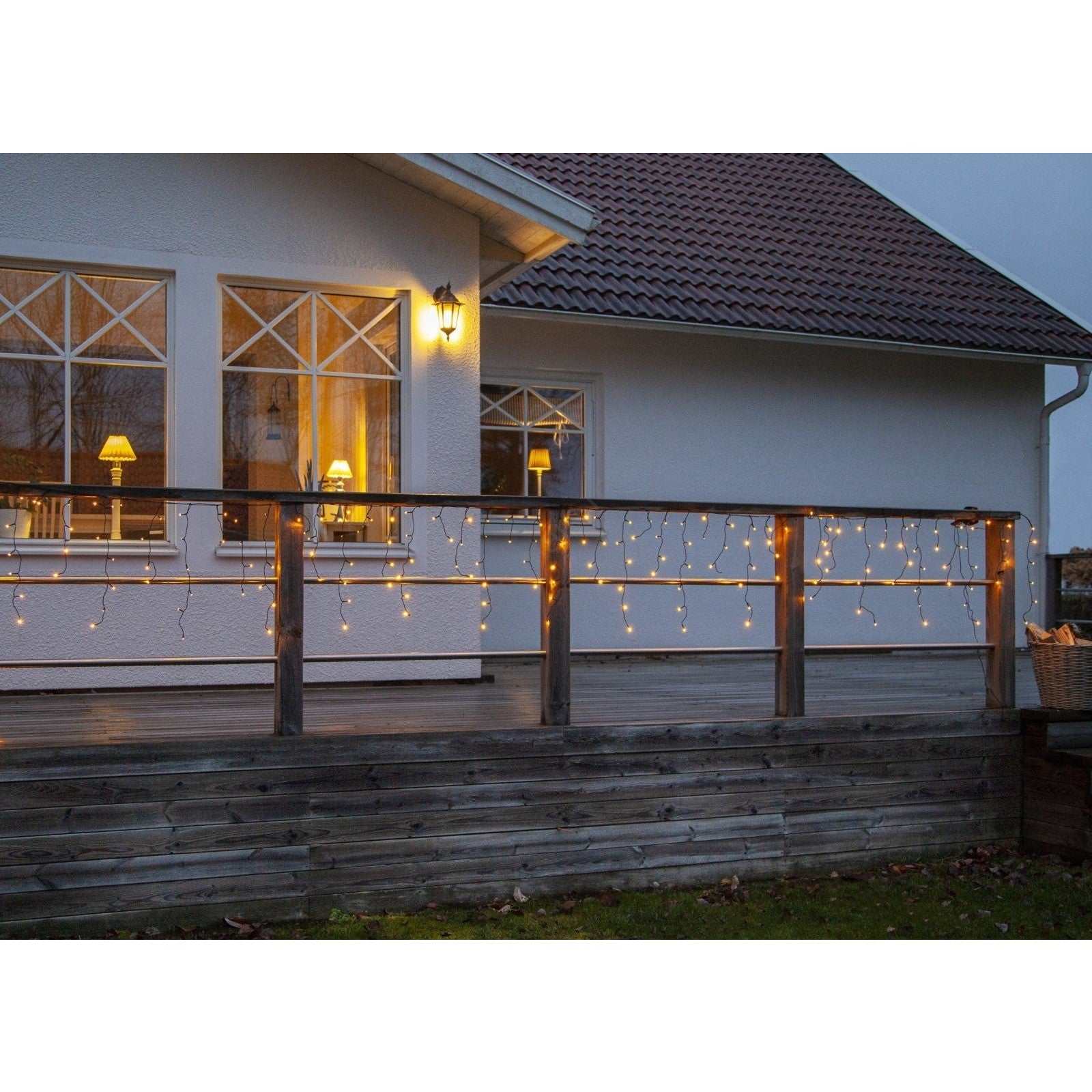 Sectiune Instalatie de Craciun, Flippy®, Tip Turturi, Fara Alimentator, 5m, 143 LED-uri, 8 Jocuri de Lumini, Fir Negru, Lumina Alb Cald, IP44, Interconectabila